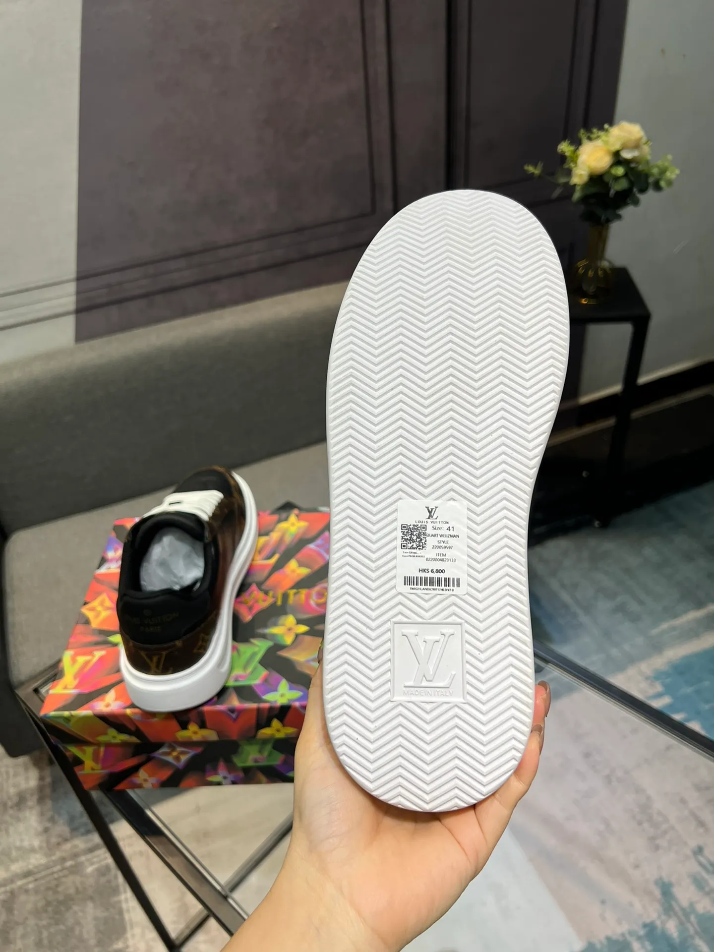 Men's Men's Shoes 💰540 LV Louis Vuitton. The latest fashionable casual shoes are popular in physical stores. The new spring and summer comfortable imported custom patent leather plus cowhide, cowhide mesh, and unique jacquard fabric element design. With sheepskin lining, Lv original base, [sun][sun] high-end packaging and high quality💪Details determine quality, welcome to compare🇮🇹Code number 38-44, 45 can be customized